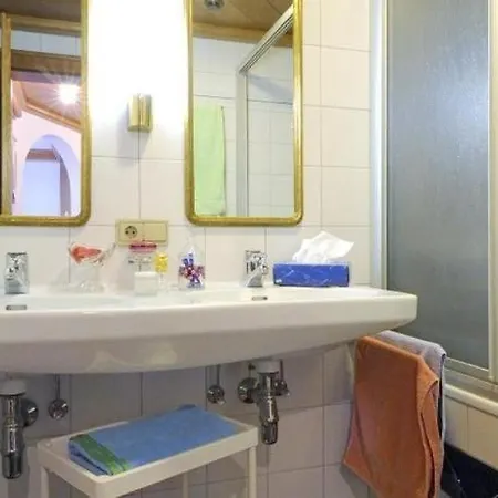 Christine Apartment *